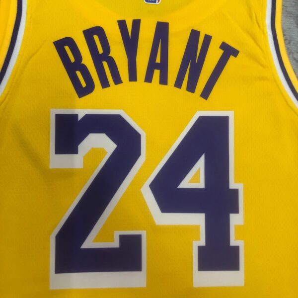 Kobe Bryant 24 Lakers SWINGMAN 2024/25 - obrazek 5